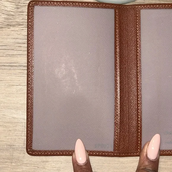 Louis Vuitton Brown Taiga Card/Photo/ID Holder - Picture 7 of 10